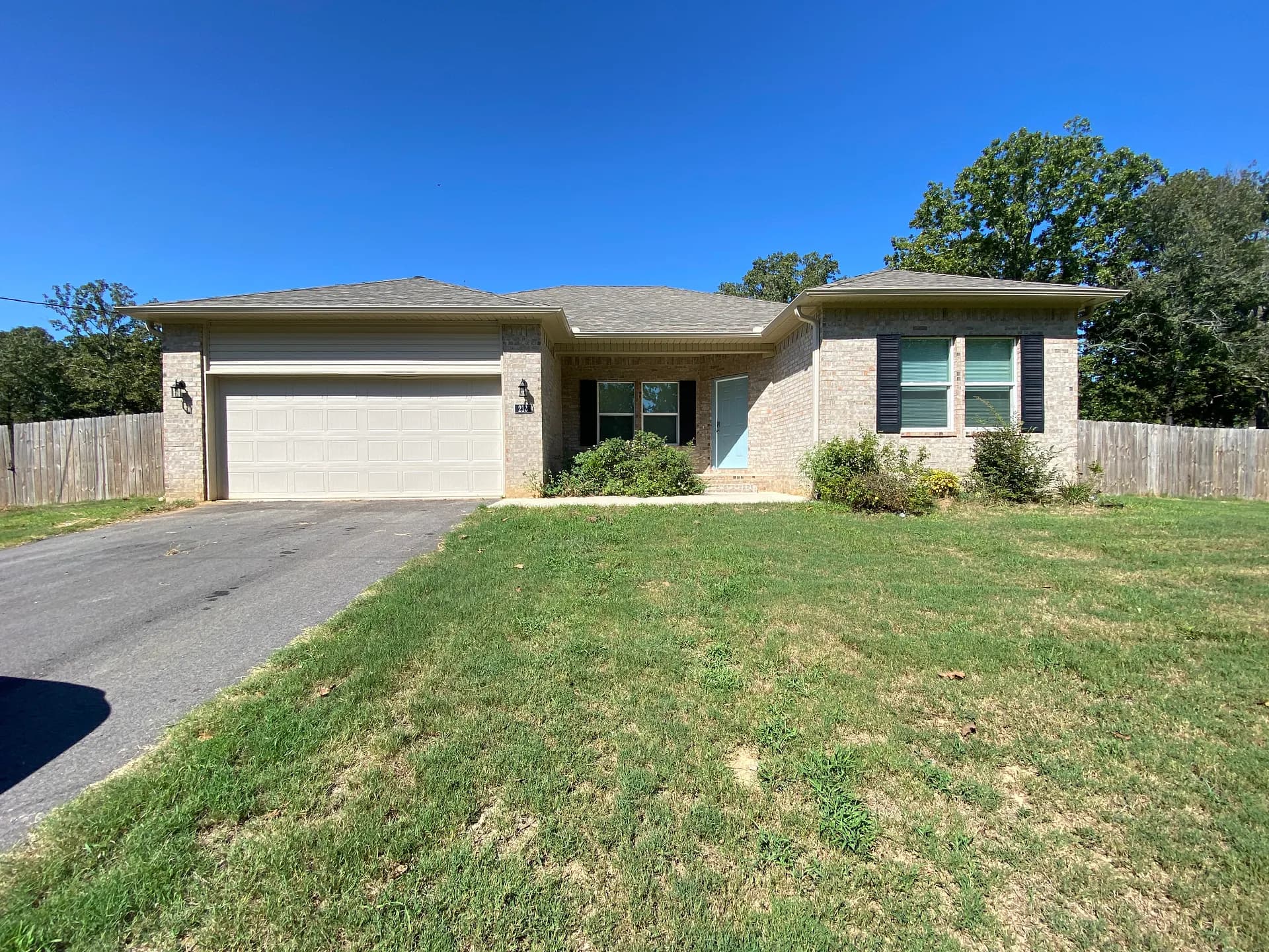213 Round Mountain Rd, El Paso, AR